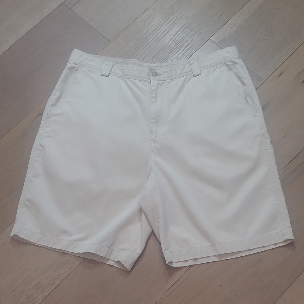 Tommy Bahama Shorts Men's sz 36* Light Tan Flat Front Chino Athleisure Shorts